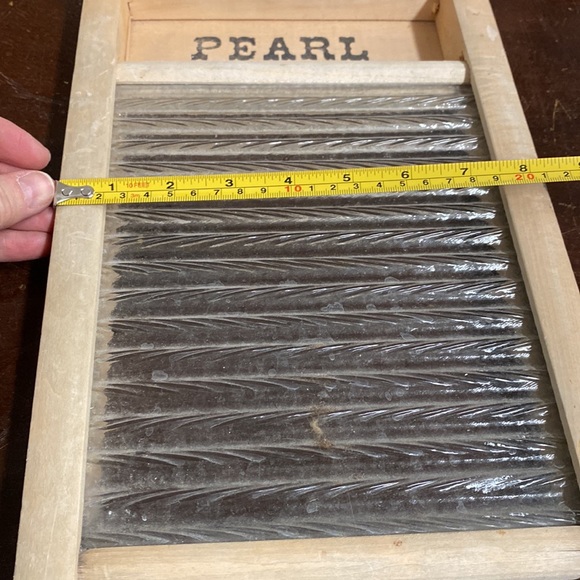 vintage washboard - Picture 9 of 9